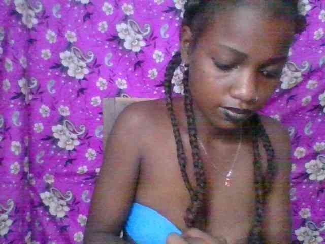 LovelyBlackGirl webcam