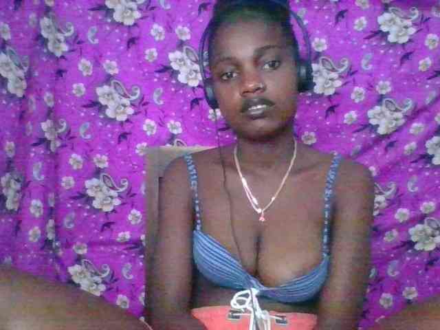 LovelyBlackGirl webcam