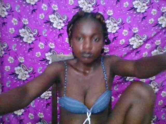 LovelyBlackGirl webcam