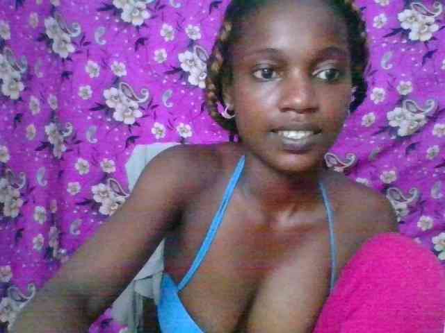 LovelyBlackGirl webcam