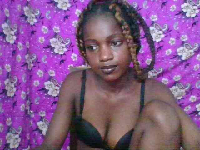 LovelyBlackGirl webcam