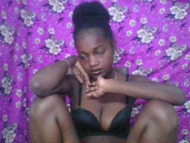 LovelyBlackGirl webcam