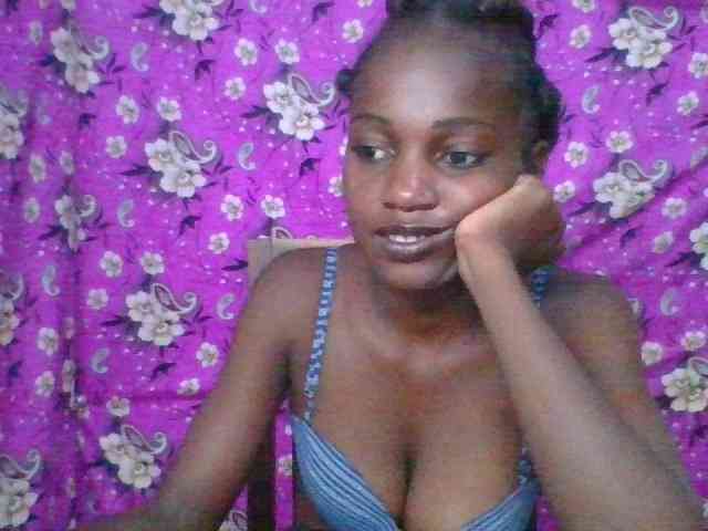 Modèle: LovelyBlackGirl