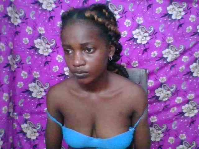 LovelyBlackGirl webcam