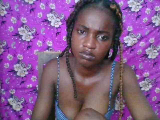 LovelyBlackGirl webcam