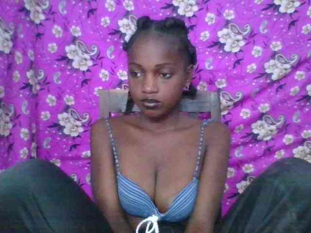 LovelyBlackGirl webcam
