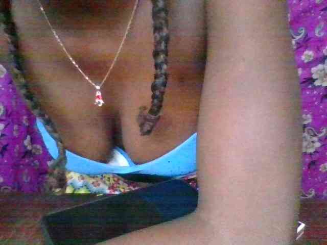 LovelyBlackGirl webcam