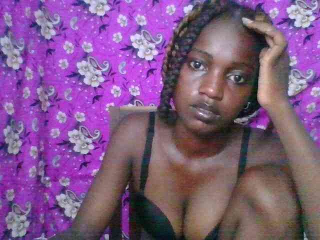 LovelyBlackGirl webcam