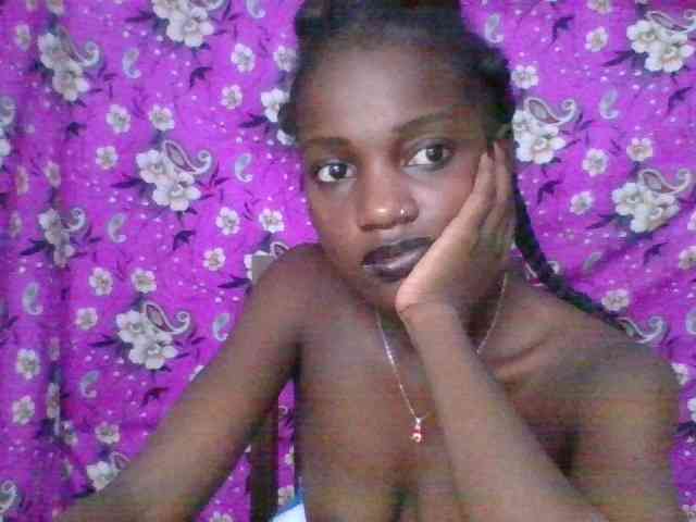 LovelyBlackGirl webcam