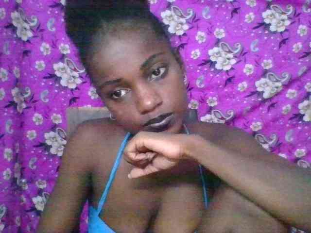 LovelyBlackGirl webcam