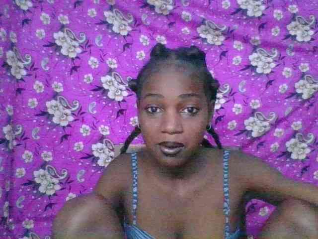 Modèle: LovelyBlackGirl