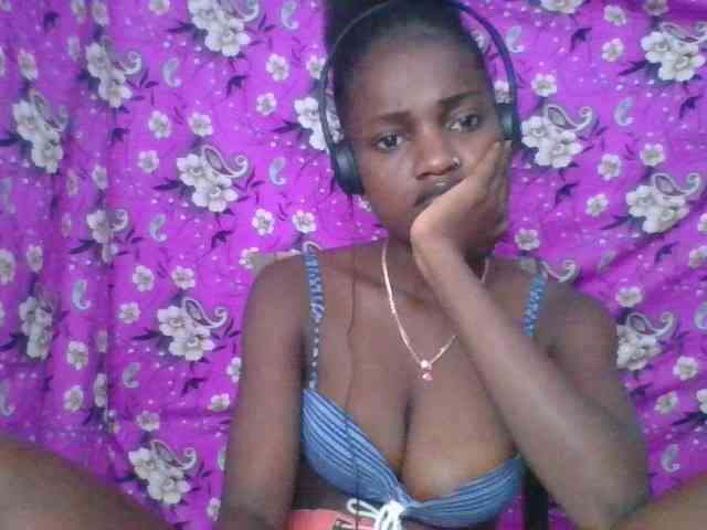 LovelyBlackGirl webcam