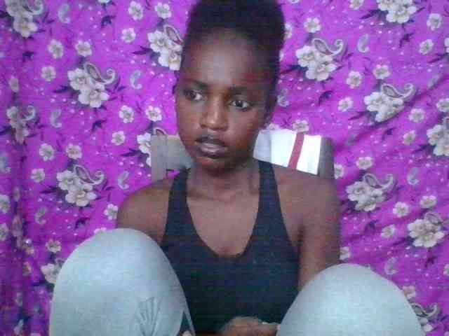 LovelyBlackGirl webcam