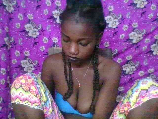 LovelyBlackGirl webcam