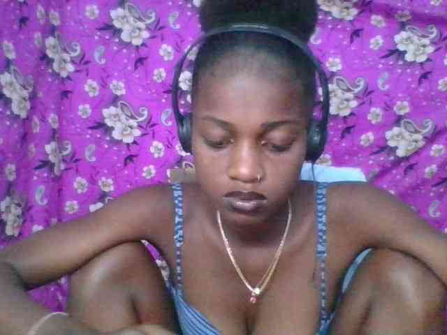 Modèle: LovelyBlackGirl