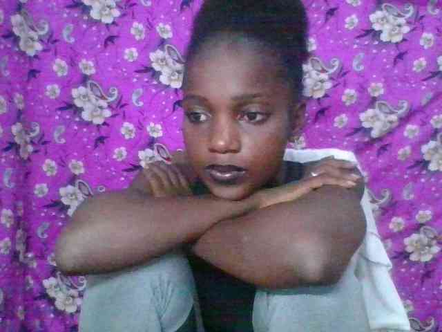 LovelyBlackGirl webcam