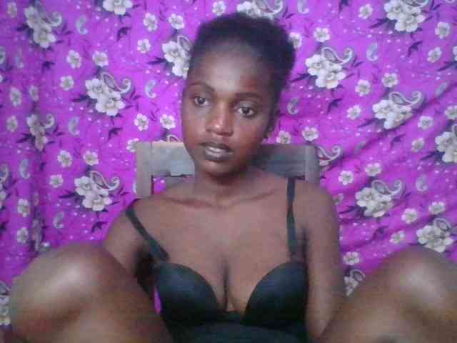 Modèle: LovelyBlackGirl