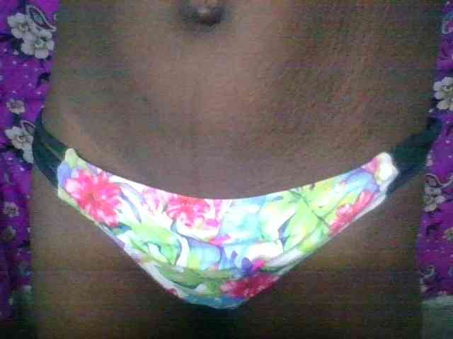 LovelyBlackGirl webcam