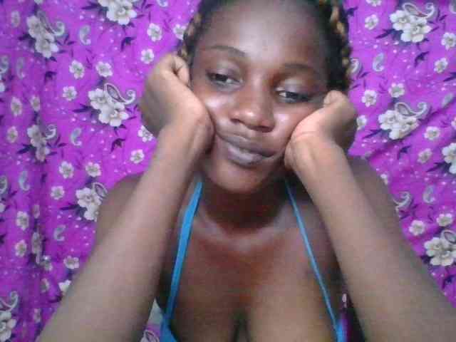 LovelyBlackGirl webcam