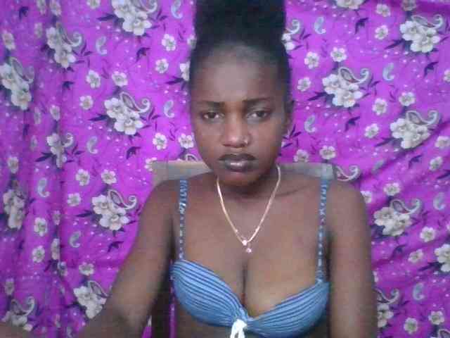 LovelyBlackGirl webcam