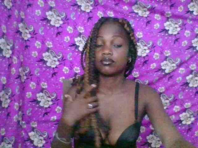 LovelyBlackGirl webcam