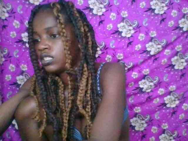 LovelyBlackGirl webcam