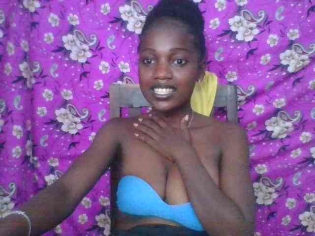 LovelyBlackGirl webcam