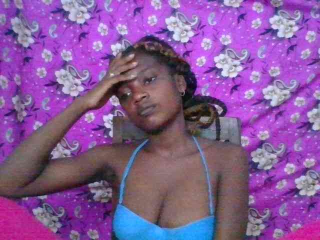 LovelyBlackGirl webcam