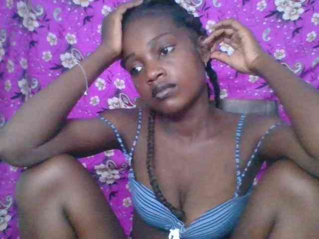 LovelyBlackGirl webcam
