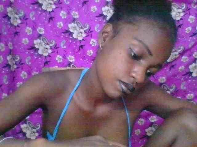 LovelyBlackGirl webcam