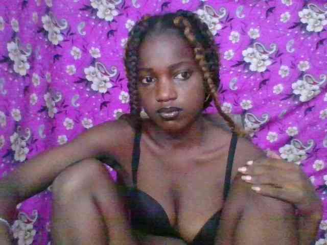 LovelyBlackGirl webcam