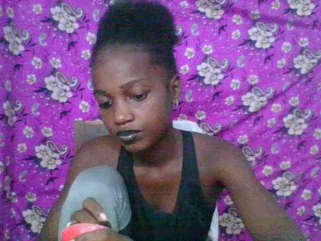 LovelyBlackGirl webcam