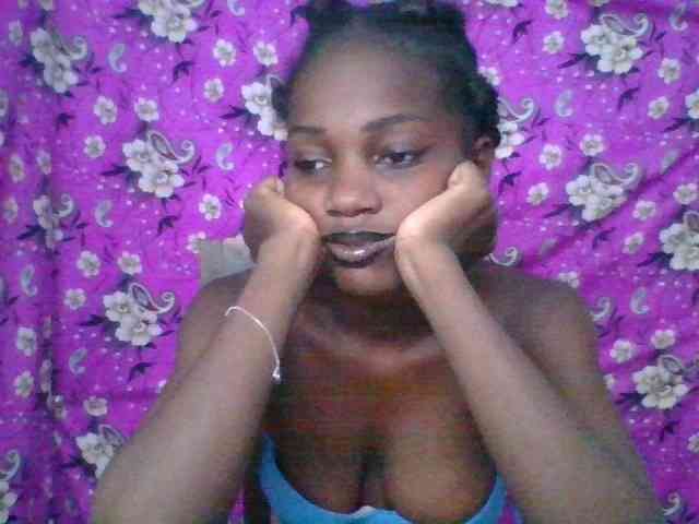 Modèle: LovelyBlackGirl