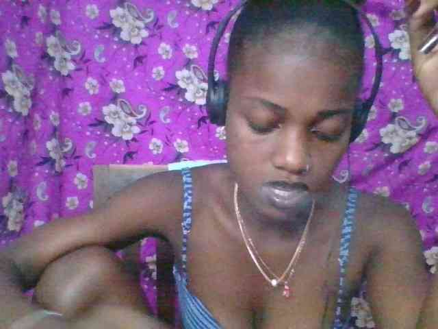 LovelyBlackGirl webcam