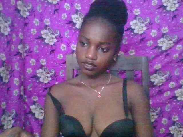 LovelyBlackGirl webcam