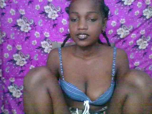 LovelyBlackGirl webcam