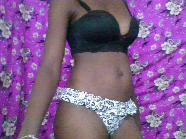 LovelyBlackGirl webcam