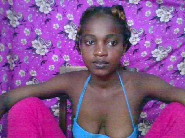 LovelyBlackGirl webcam