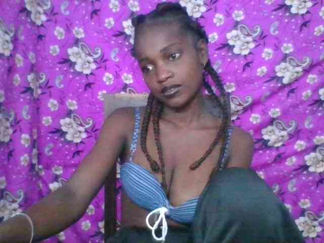 LovelyBlackGirl webcam