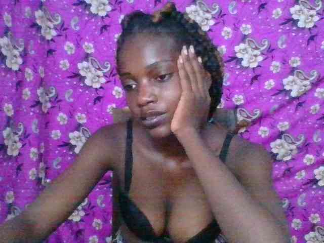 LovelyBlackGirl webcam