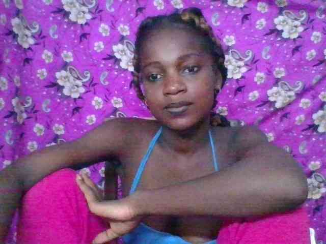 LovelyBlackGirl webcam