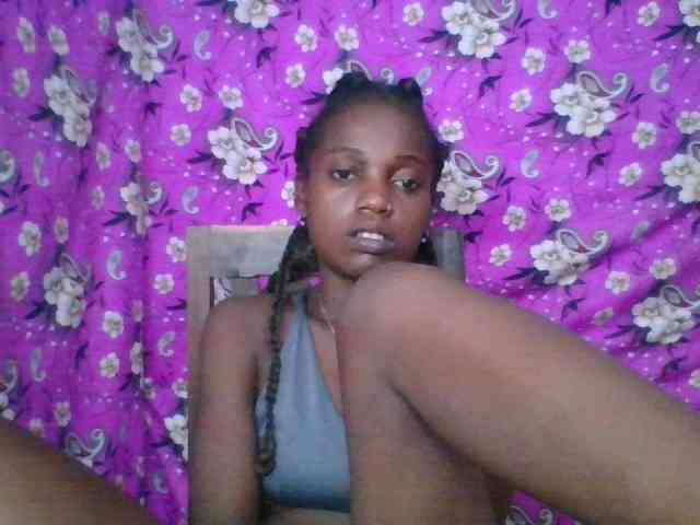 LovelyBlackGirl webcam