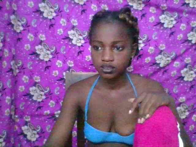 LovelyBlackGirl webcam