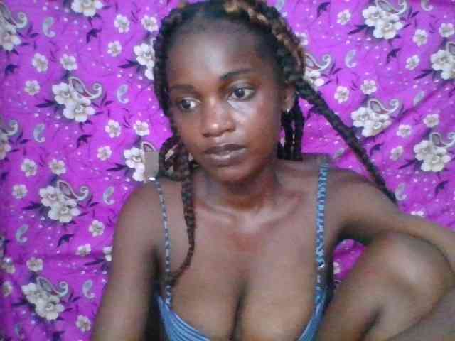 LovelyBlackGirl webcam