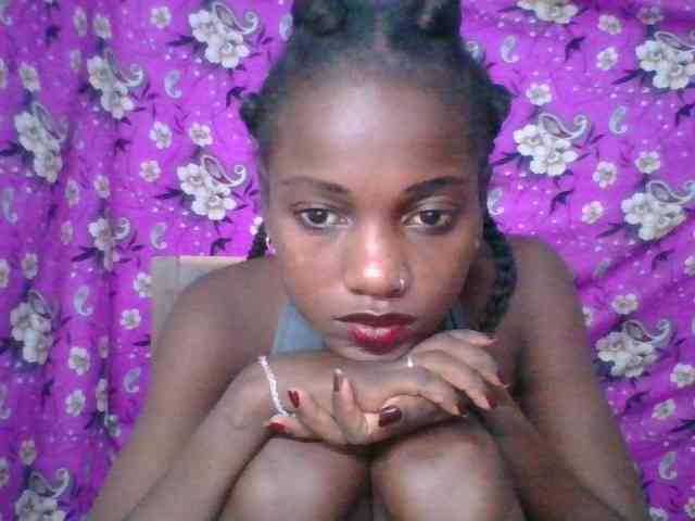 LovelyBlackGirl webcam