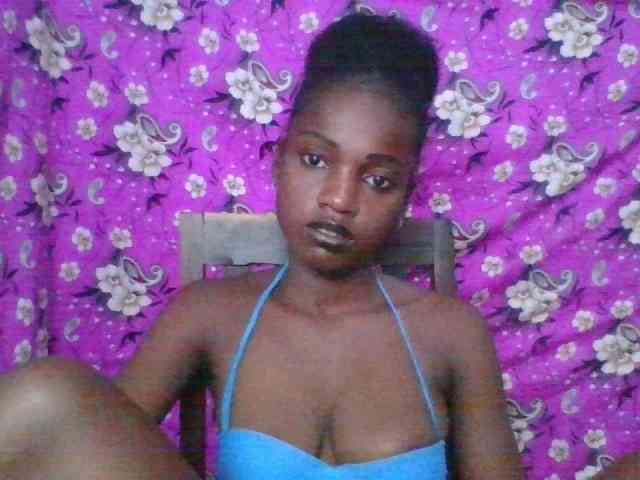 LovelyBlackGirl webcam