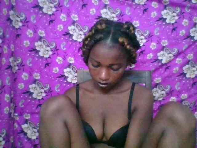 LovelyBlackGirl webcam