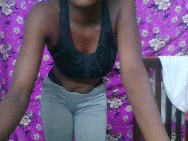 LovelyBlackGirl webcam