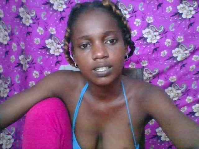 LovelyBlackGirl webcam