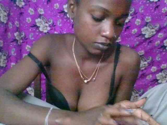 LovelyBlackGirl webcam